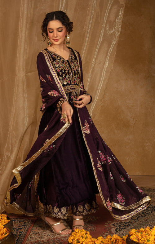 Maya | Raazi Velvet 24 | IBAARAT - Ladies Clothes - Maria Faisal