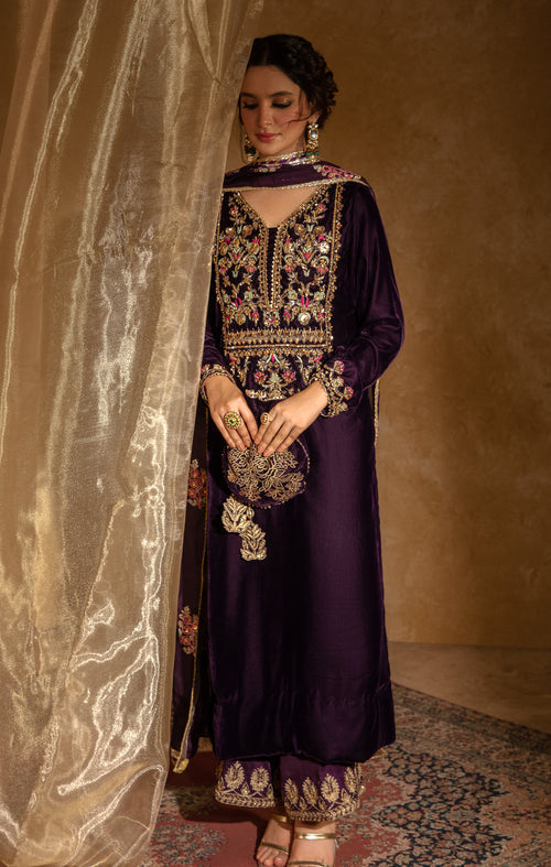 Maya | Raazi Velvet 24 | IBAARAT - Ladies Clothes - Maria Faisal