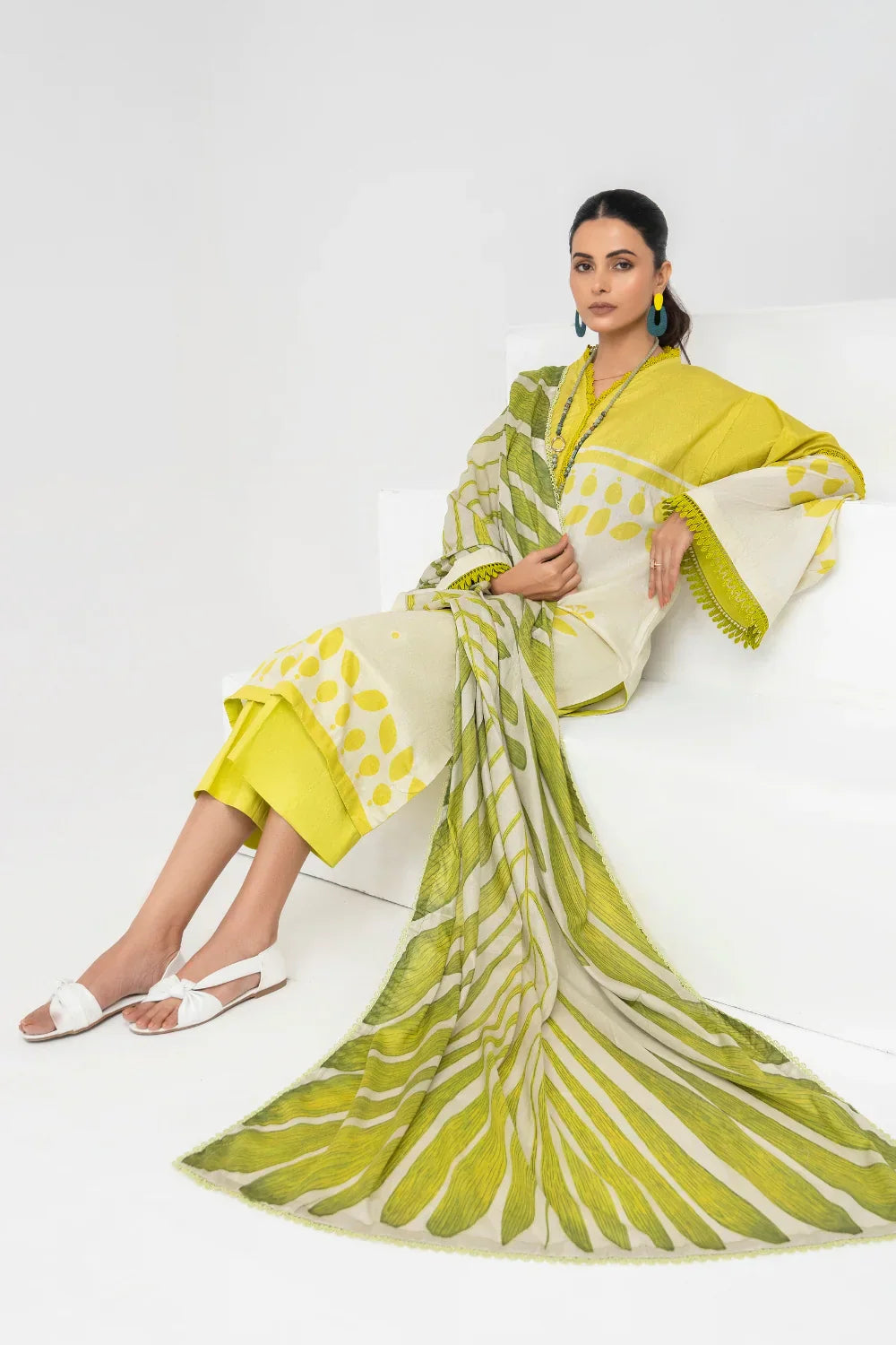 Ittehad | Printed Lawn 24 | IP3P06-3PS-LMN - Ladies Clothes 