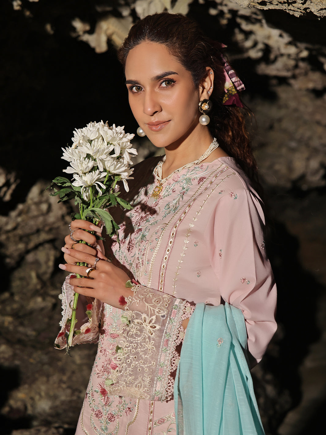 Izel | Saahil Signature Lawn 24 | SOFFIO - Maria Faisal