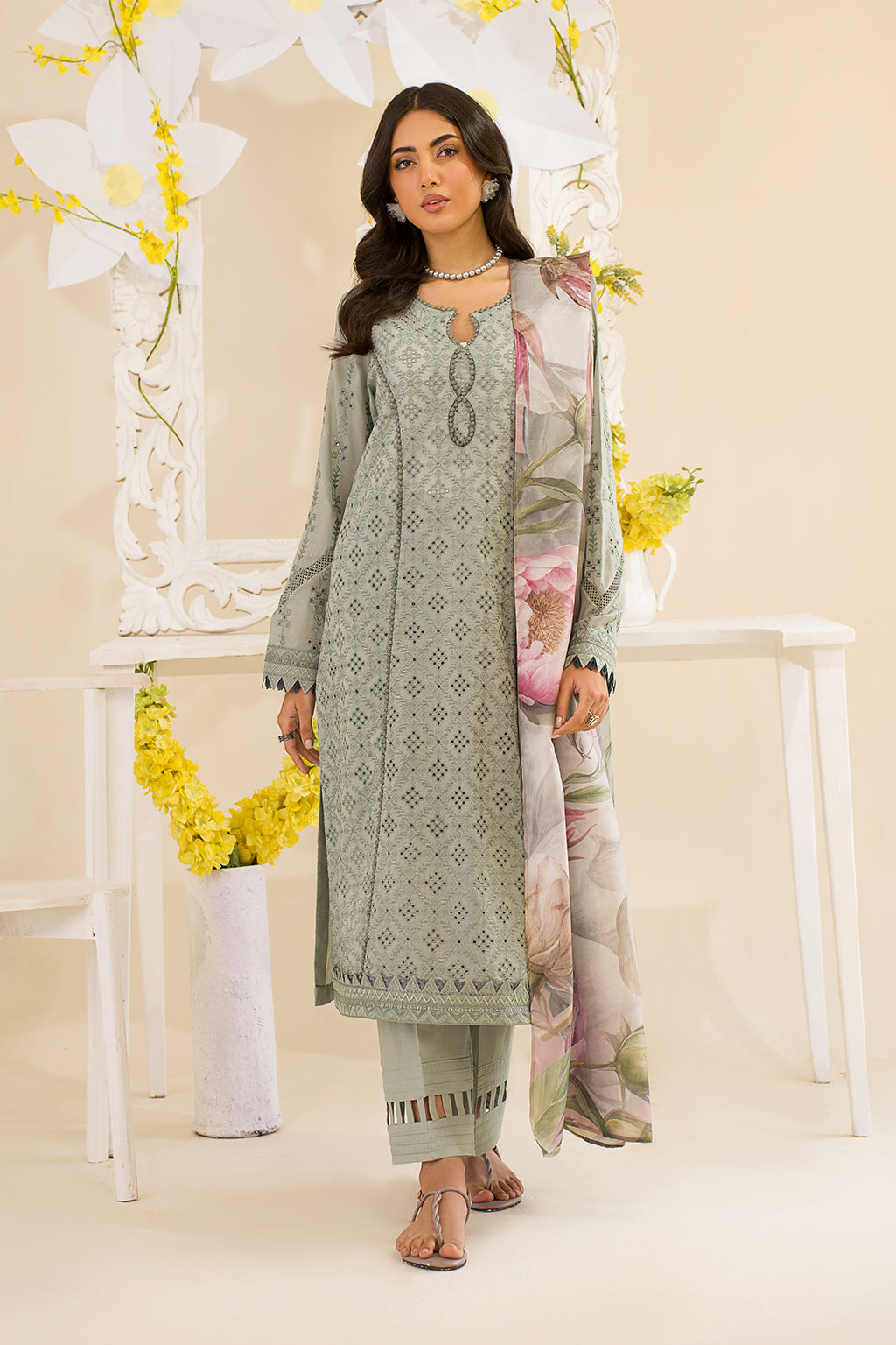 Iznik | Lawnkari 24 | UE-189 SLEEKCHIC - Ladies Clothes - Maria Faisal