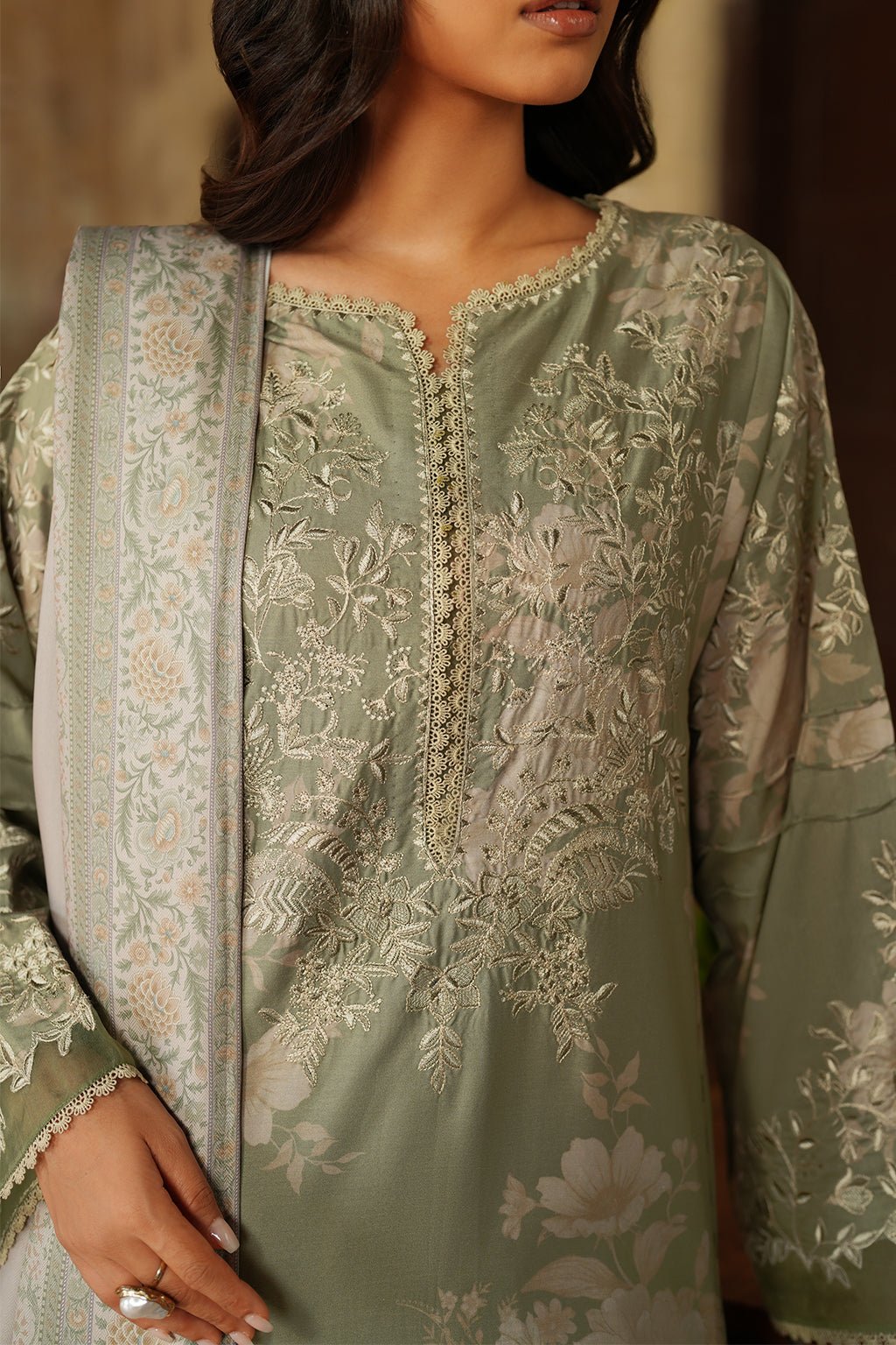 Iznik | Winter 25 | IPF - 08 - is Apple Green dress from Iznik - Ladies Clothes - Maria Faisal