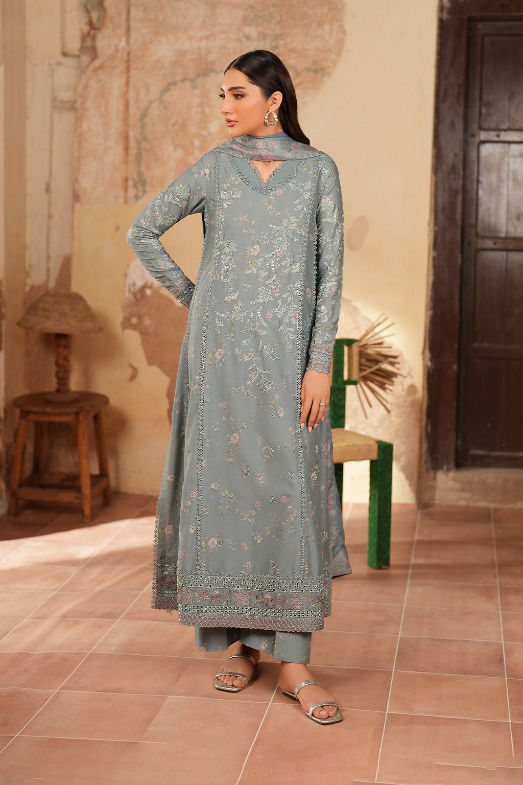 Iznik | Winter 25 | IPF - 10 - is Gray dress from Iznik - Ladies Clothes - Maria Faisal