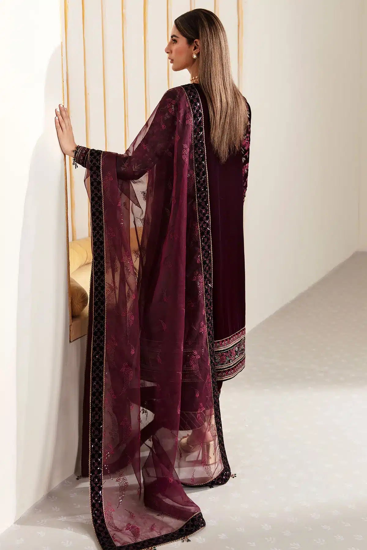 Jazmin | Velvet 23 | VF-2010 - Wedding Dress 
