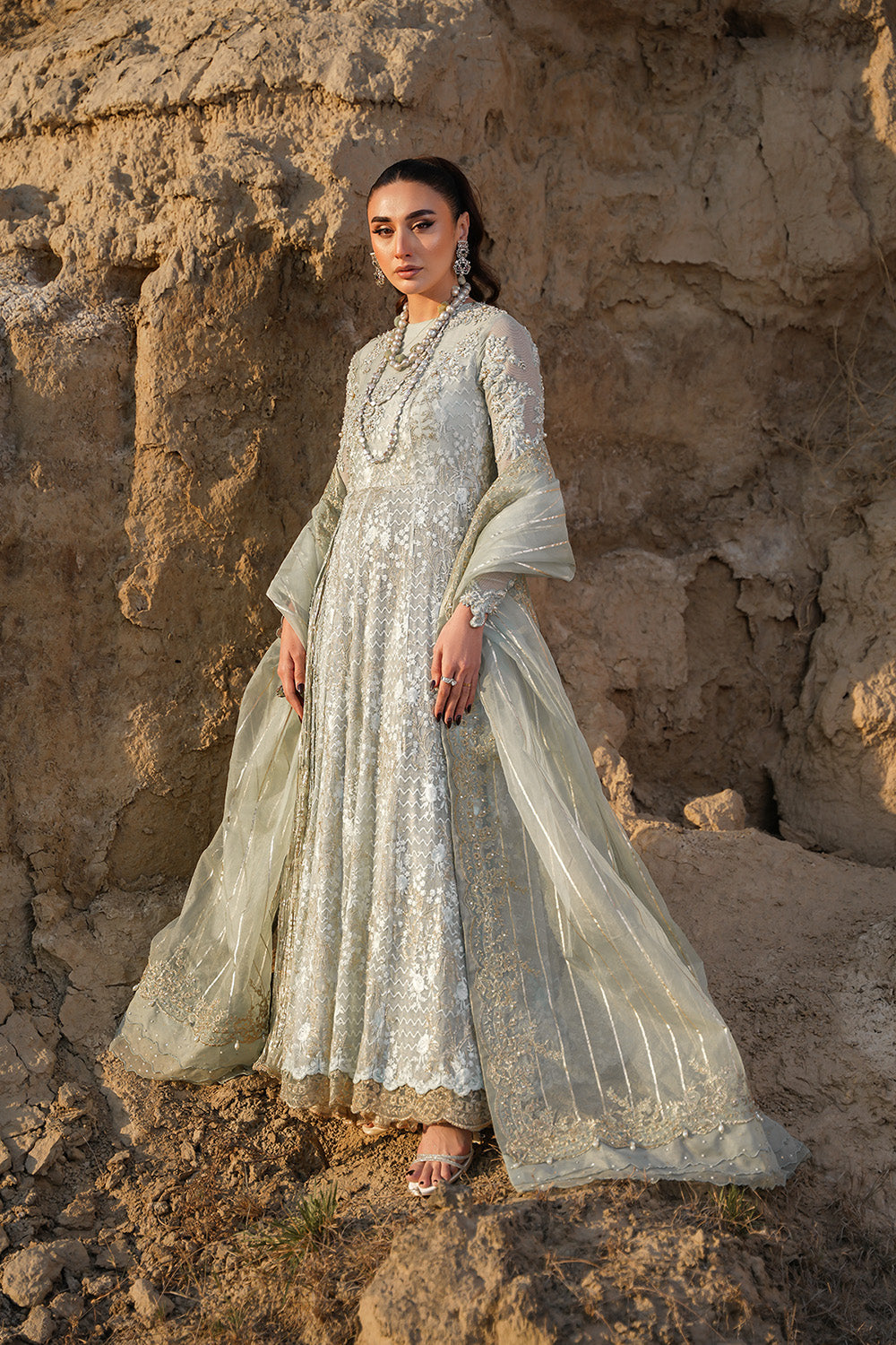 Nilofer Shahid | Verve Summer 24 | Mavi  Verve SS 24 - Maria Faisal