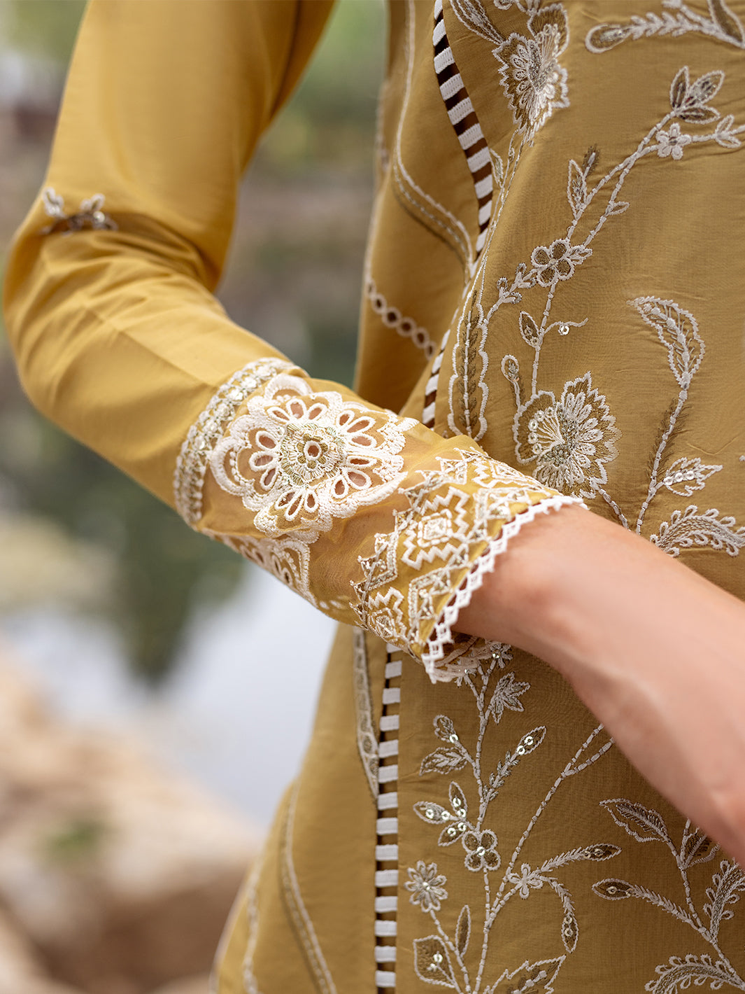 Roheenaz | Dahlia Embroidered Lawn 24 | Forsythia - Ladies Clothes 