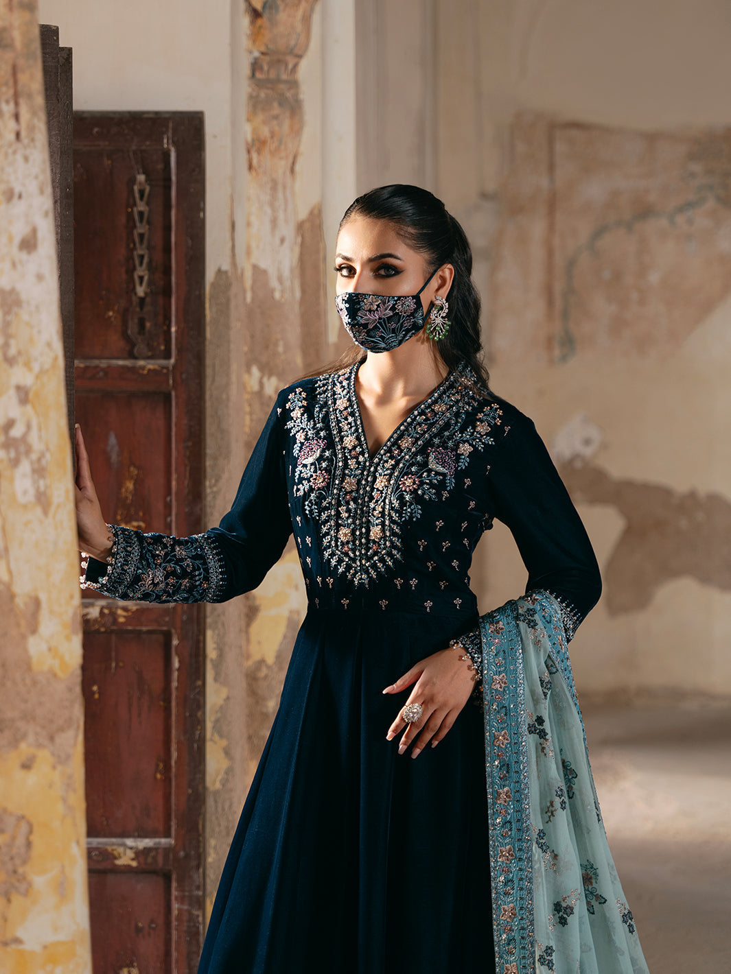 Flossie | Siara Velvet Formals | V-101 - Ladies Clothes - Maria Faisal