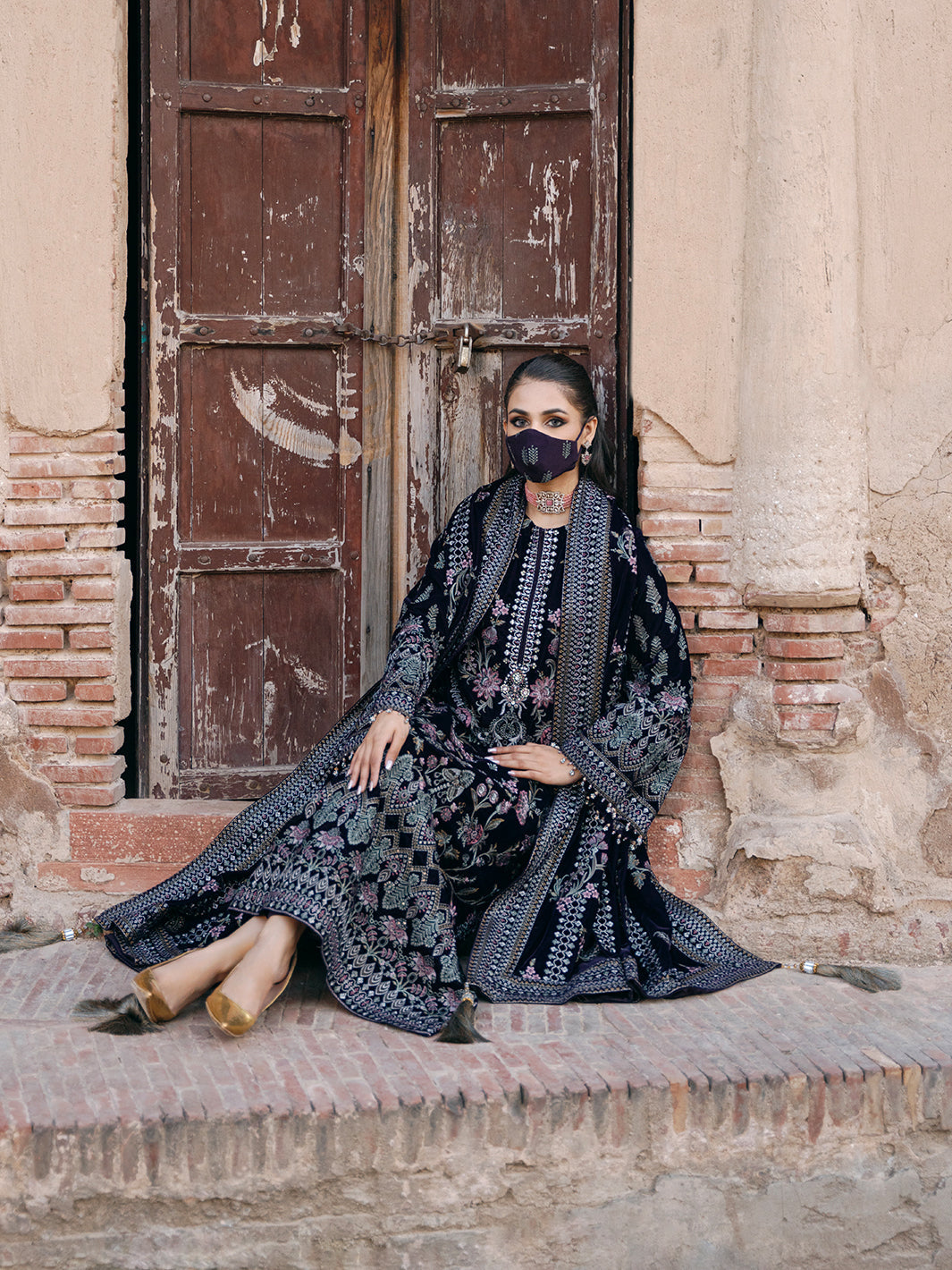 Flossie | Siara Velvet Formals | V-104 - A - Ladies Clothes - Maria Faisal